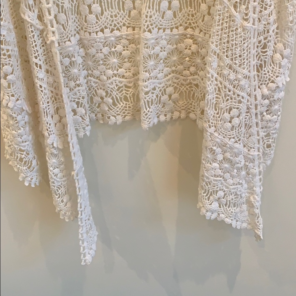 Lace Vest - Picture 3 of 4